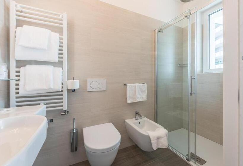 Апартаменты 1 Спальня, Hesperia Hotel & Residence