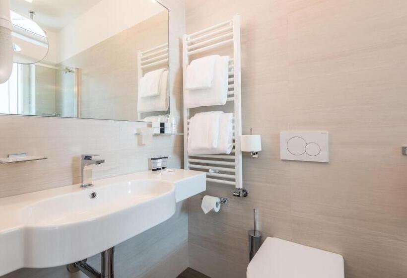 Номер Стандарт, Hesperia Hotel & Residence