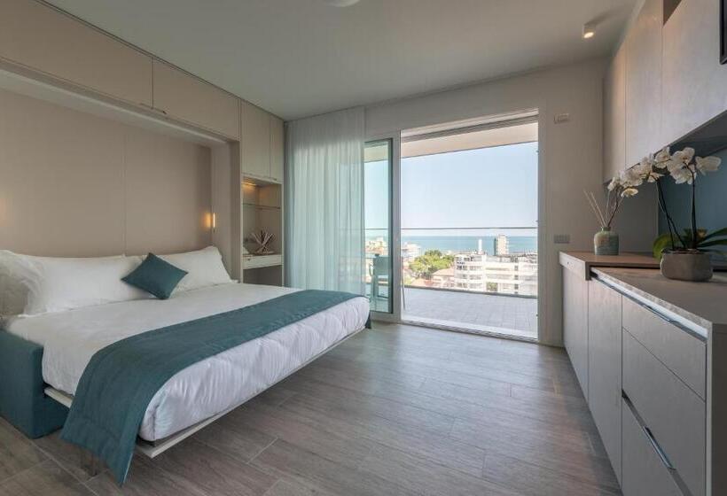 Студио Стандарт с Террасой, Hesperia Hotel & Residence
