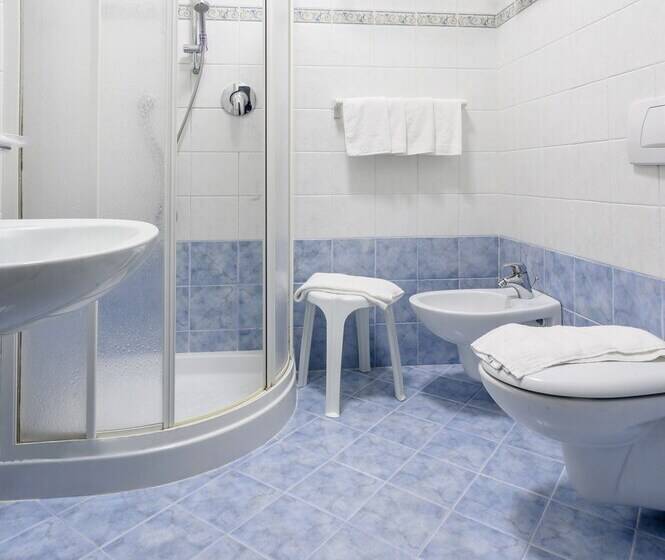 Quarto Estandar, Atlas