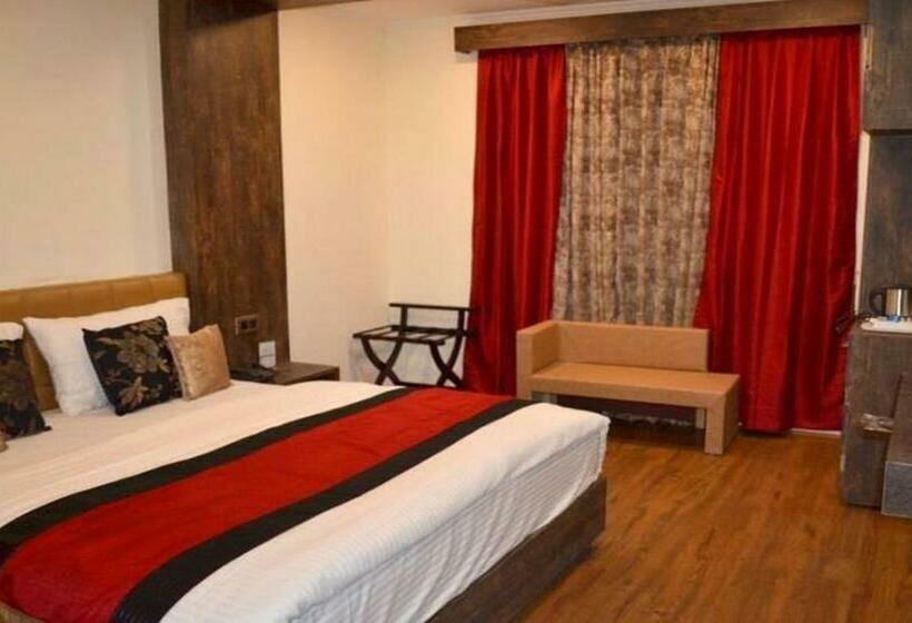 Deluxe Room, Green Leaf Srinagar