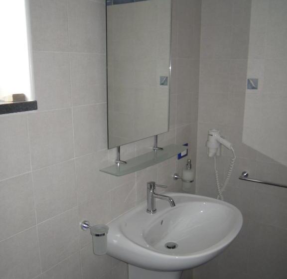 Quarto Triplo Estandar, Punta Barone