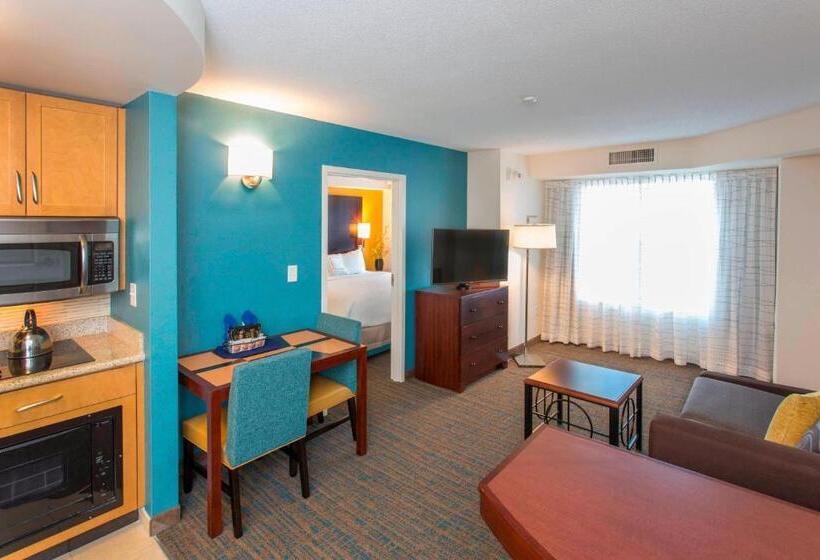 带大床的套房, Residence Inn By Marriott Moncton