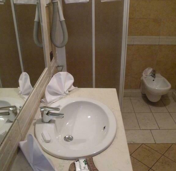 标准单人间, Ristorante Il Pirata