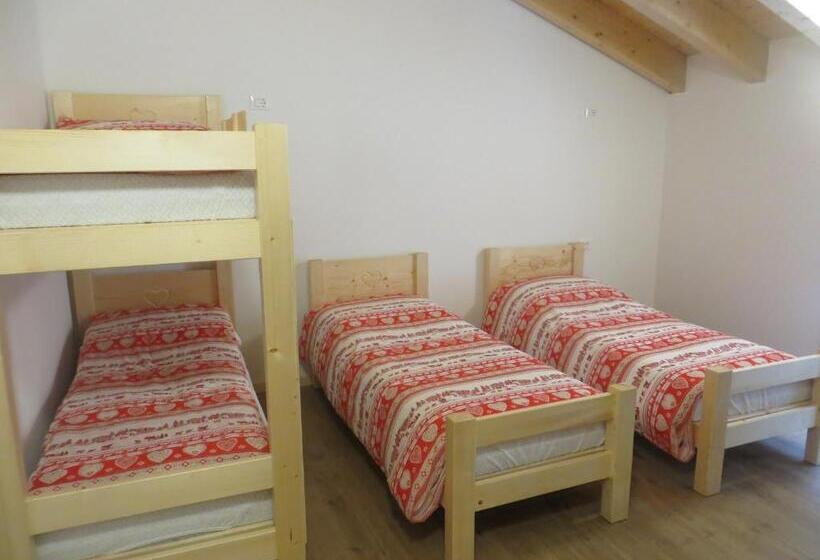 スタンダード4人部屋, Olimpic Hostel