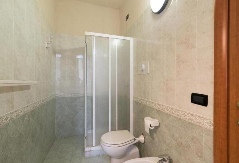스탠다드 트리플 룸, Albergo Il Torchio