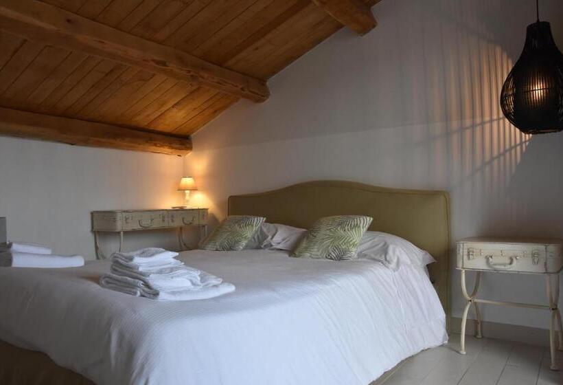 Номер Deluxe с Террасой, La Casa Nel Borgo Antico
