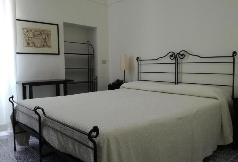 Номер Стандарт Вид на Море, Albergo Il Monastero