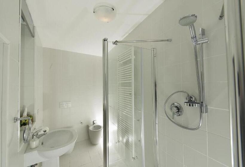 آپارتمان 1 خوابه, B&b Del Podesta