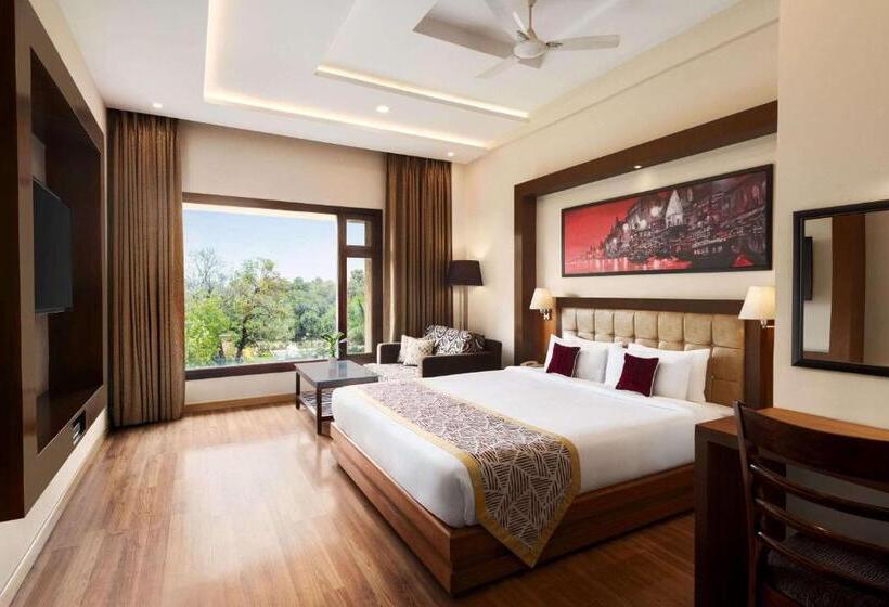 Quarto Premium, Ramada By Wyndham Varanasi Katesar