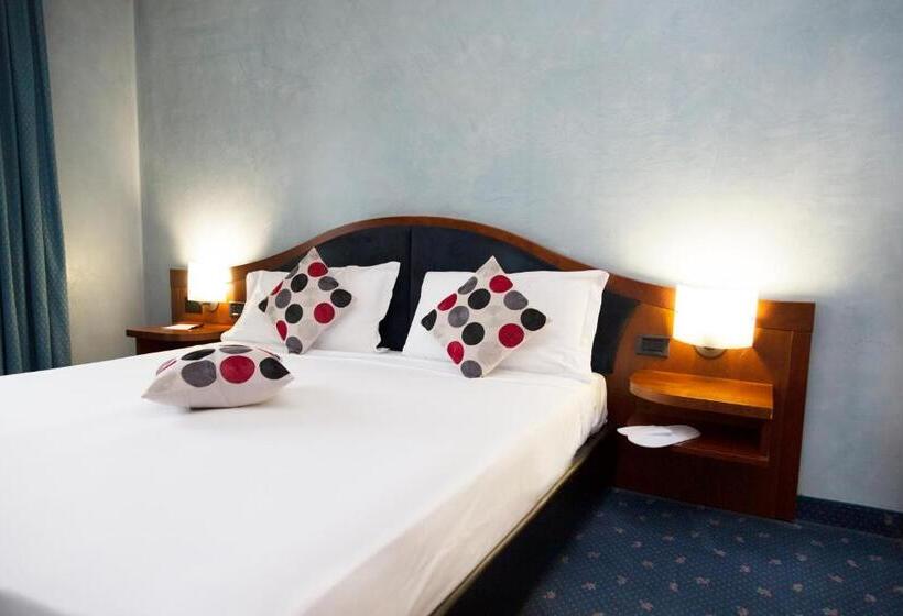 Номер Стандарт, Ih Hotels Milano Blu Visconti