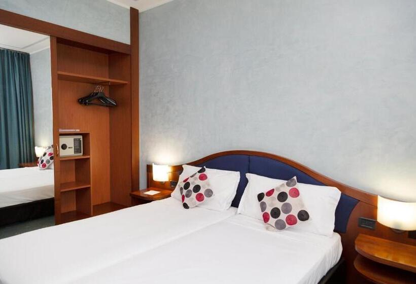 Номер Стандарт Трехместный, Ih Hotels Milano Blu Visconti