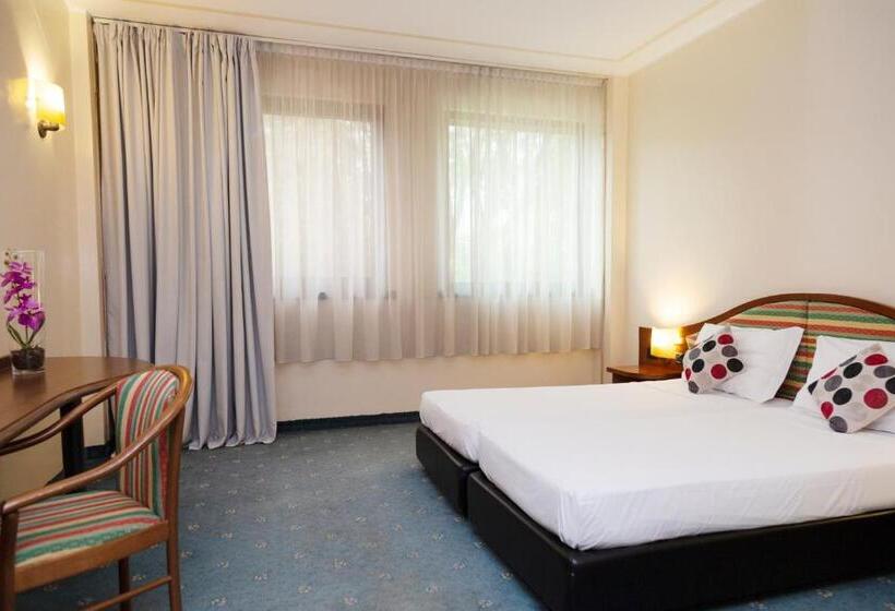 Номер Стандарт Адаптированный для Инвалидов, Ih Hotels Milano Blu Visconti