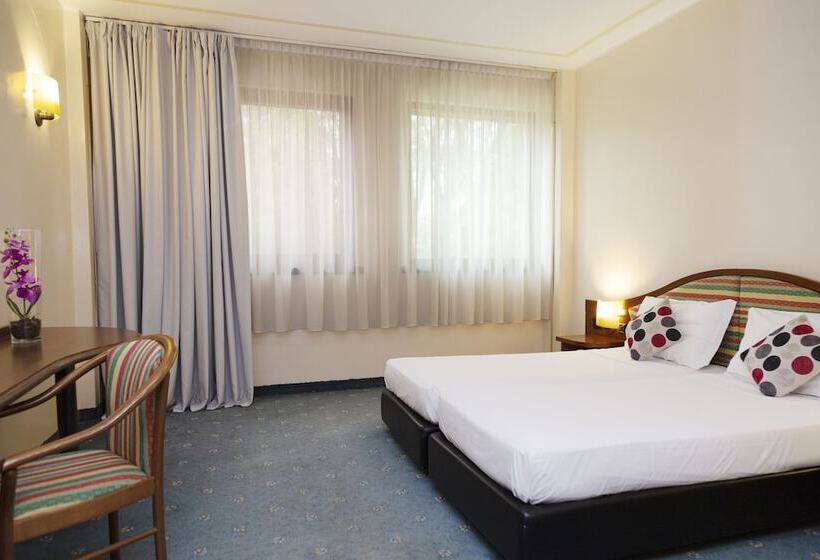 Номер Стандарт Адаптированный для Инвалидов, Ih Hotels Milano Blu Visconti