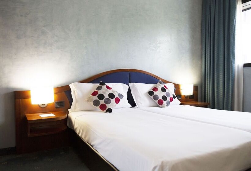 Номер Стандарт Трехместный, Ih Hotels Milano Blu Visconti
