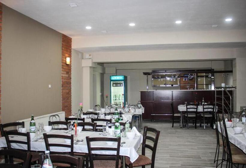 Quarto Familiar, Tranzit