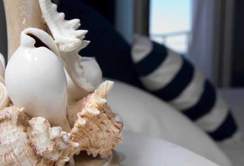 豪华海景房, Nautilus