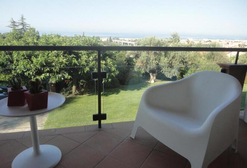 اتاق سه نفره دلوکس با چشم‌انداز دریا, Villa Zagara Luxury Bed And Breakfast