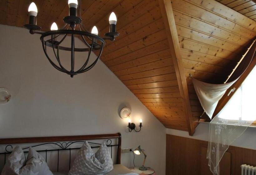 Номер Стандарт с Балконом, B&b Apart Hotel Goldener Hahn   Guesthouse Hirsch Baiersbronn