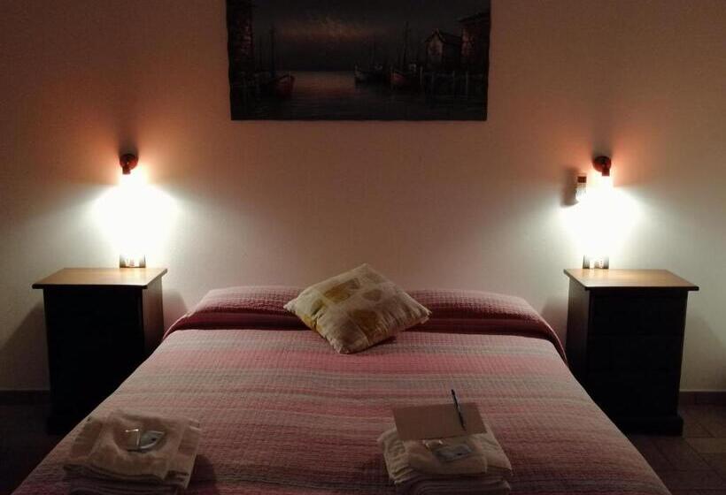 Orta Banyolu Üç Kişilik Standart Oda, La Casa Della Nonna