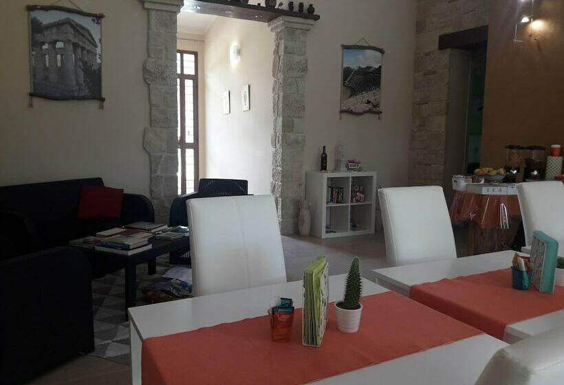 اتاق استاندارد سه نفره, La Suite Di Segesta
