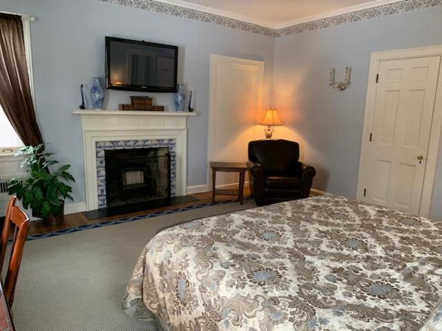 Люкс Семейный 2 Спальни, Farrell House Lodge At Sunnybrook Trout Club
