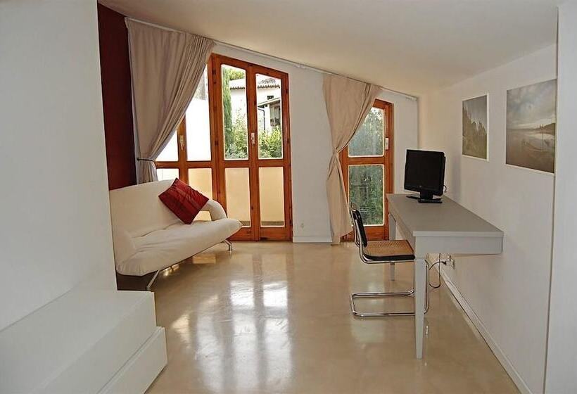 스위트, In Villa