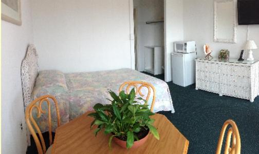 Люкс, Gold Crest Motel