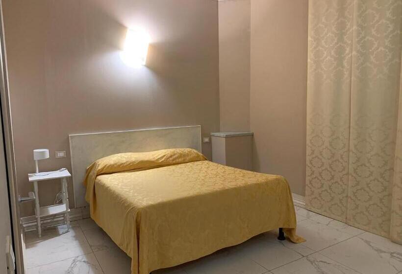 Standard Kolmen Hengen Huone, Albergo La Villetta