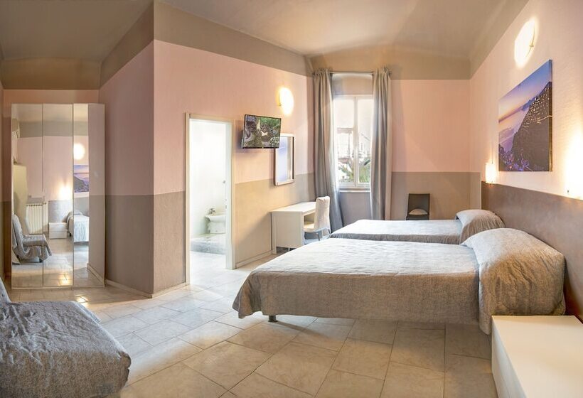 Standard Kolmen Hengen Huone, Albergo La Villetta
