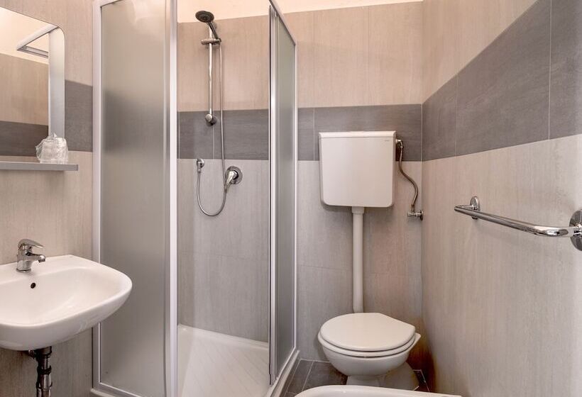 Standard Kolmen Hengen Huone, Albergo La Villetta