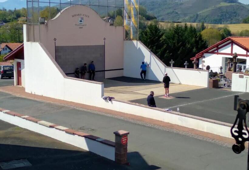 Номер Стандарт, Hôtel Camou