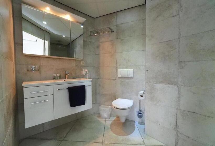 اتاق رویال, Workum