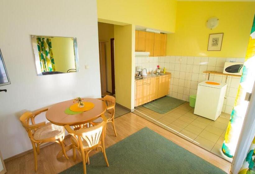 침실1개 아파트 발코니 바다 전망, Aparthotel Pecic