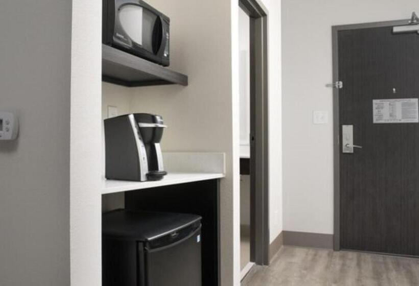 이그제큐티브 스위트, Holiday Inn Express & Suites   North Brunswick, An Ihg