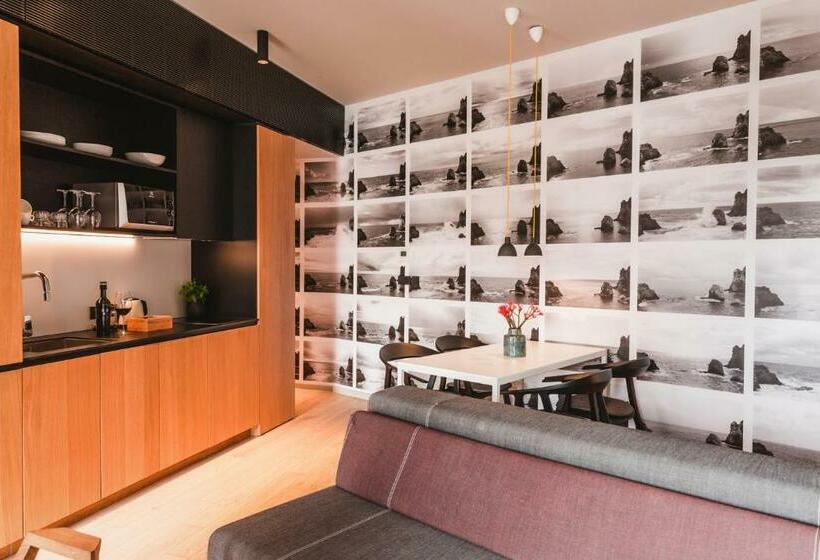 Апартаменты 1 Спальня с Балконом, One Suite