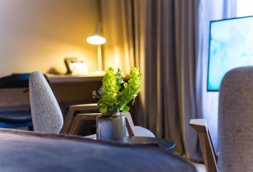 Апартаменты 1 Спальня с Балконом, One Suite