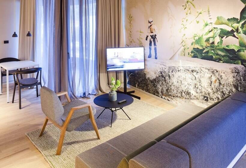 Студио Стандарт Вид на Сад, One Suite