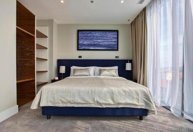 سوئیت پریمیوم با چشم‌انداز دریا, Marvie Hotel & Health