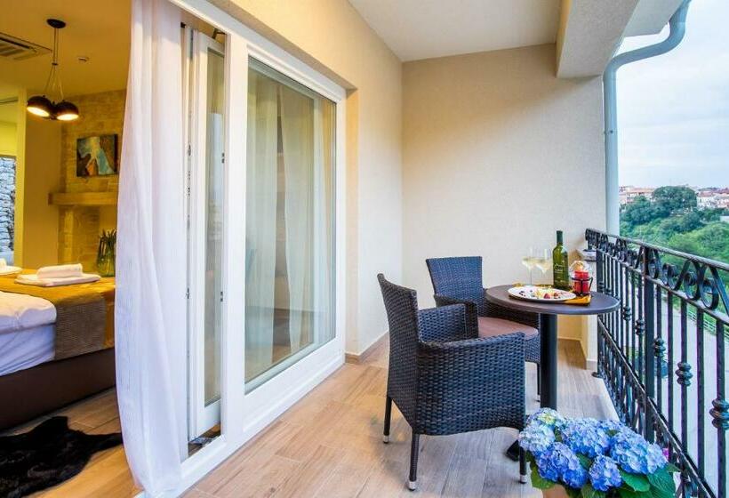 Трехместный Номер Deluxe, Luksuzne Sobe Luce