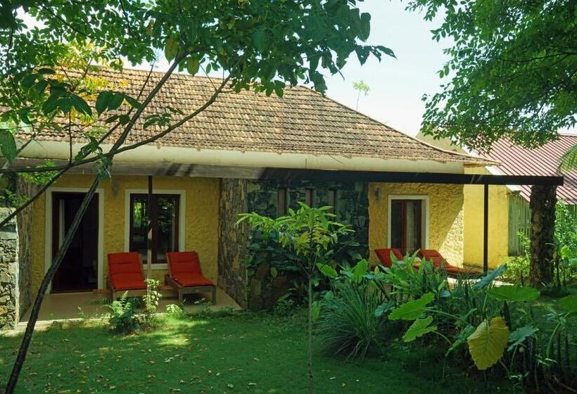 سوییت با چشم‌انداز باغ, Belo Monte Hotel And Museum