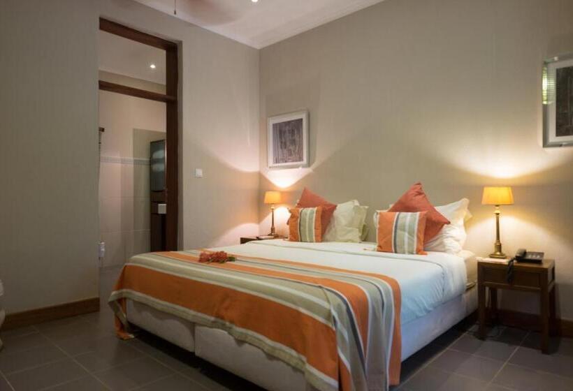 اتاق لوکس با چشم‌انداز باغ, Belo Monte Hotel And Museum