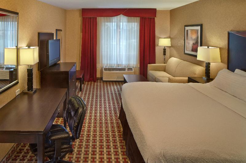 带大床的标准间, Holiday Inn Express & Suites   Gaylord, An Ihg