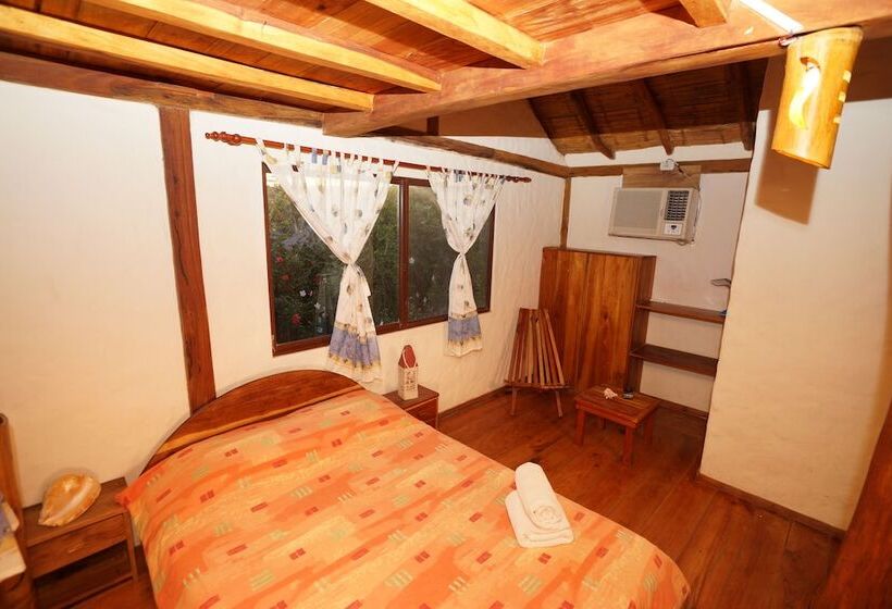 Четырехместный Номер Стандарт, La Barquita Beach Hostel