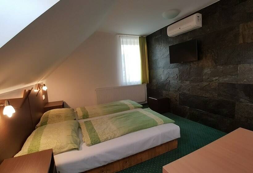 Номер Стандарт Трехместный, Babi Guesthouse   Babi Vendégház