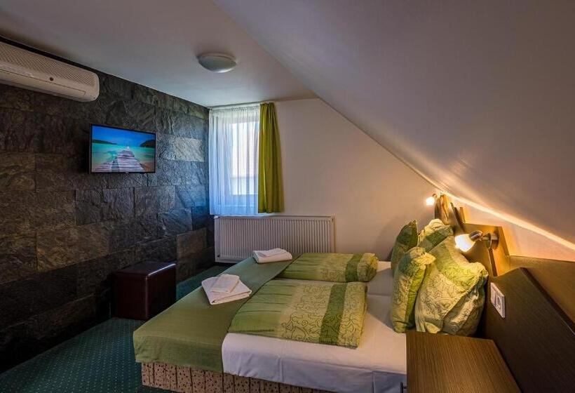 Номер Стандарт Трехместный, Babi Guesthouse   Babi Vendégház