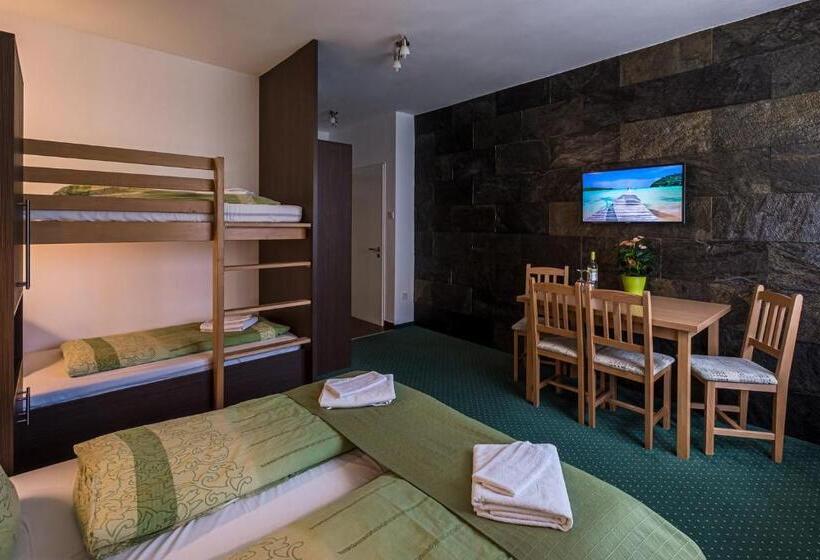 Семейный Номер, Babi Guesthouse   Babi Vendégház