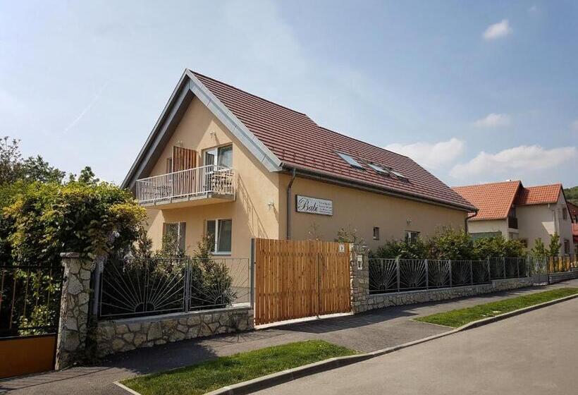 Трехместный Номер Стандарт с Балконом, Babi Guesthouse   Babi Vendégház