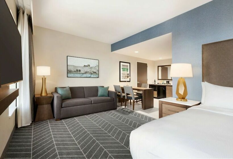 Студия Премиум, Embassy Suites By Hilton Wilmington Riverfront