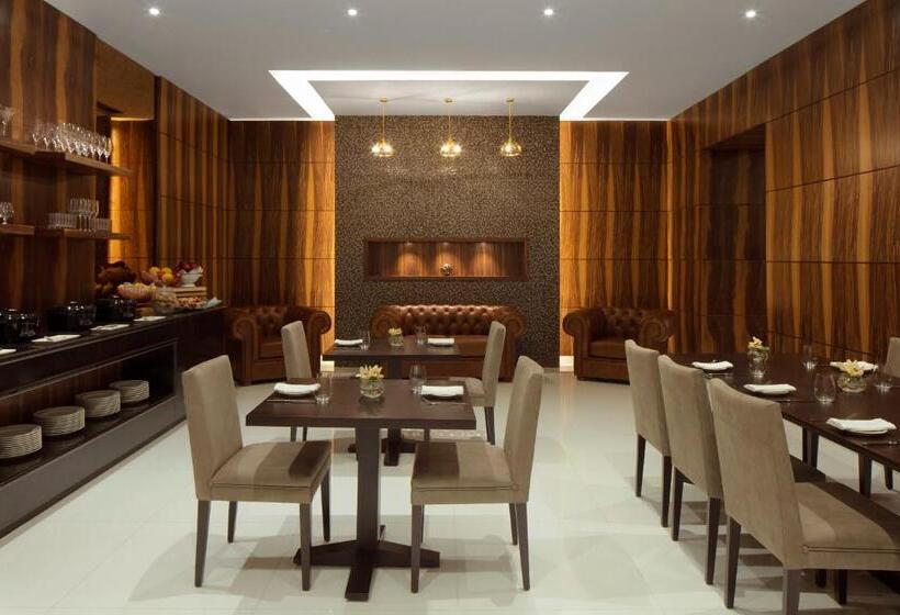 Номер Executive, Radisson Blu Hotel, Dubai Waterfront